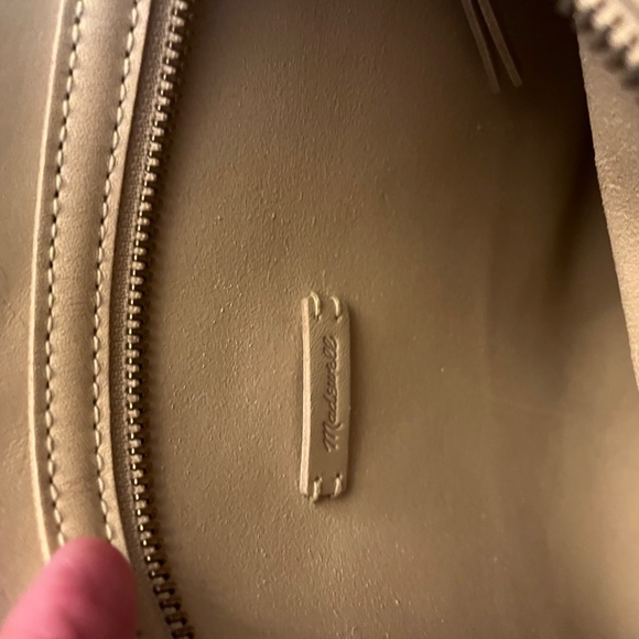 Madewell crossbody (yellow leather) with straps. NWOT. Beautiful bag! - Picture 3 of 3